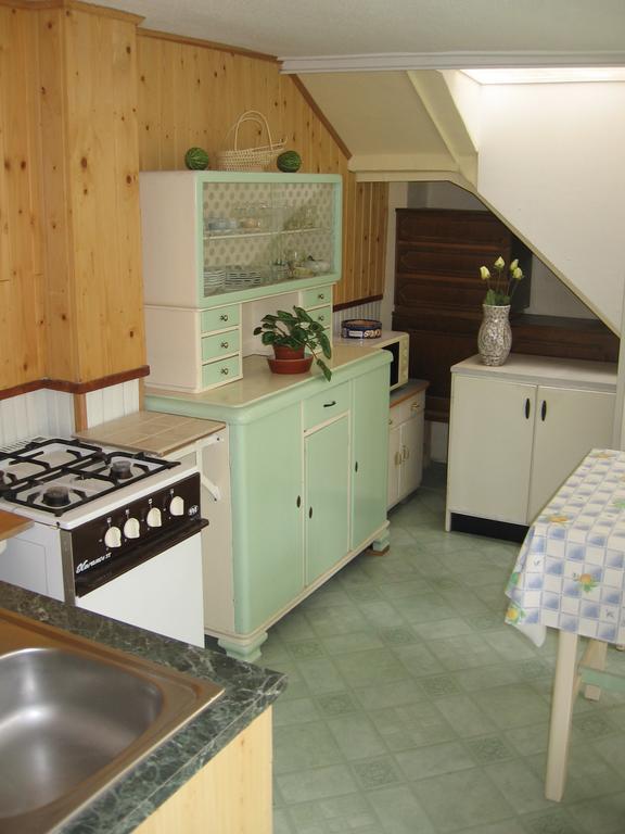 Családi Vendégház Eger Habitación foto