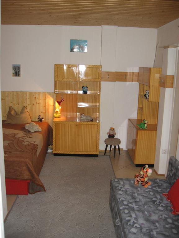 Családi Vendégház Eger Habitación foto